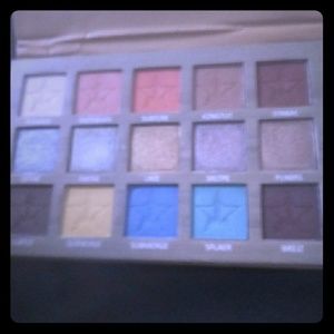 Jefree star thirsty eyeshadow palette
